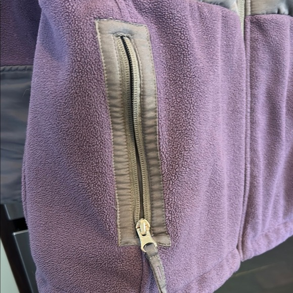 Free Country Purple Ski & Snow Jacket with Hood and Two-Tone Design - Picture 4 of 8